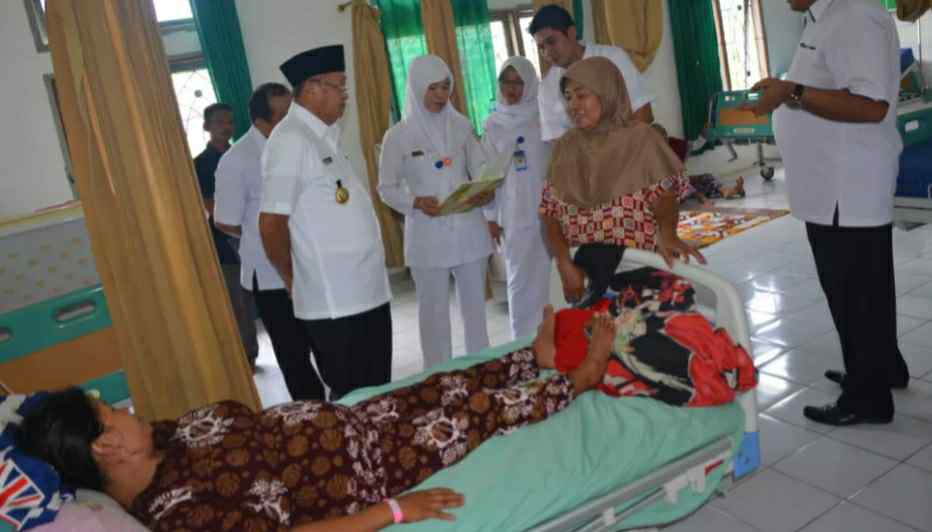 Cek Endra  saat tinjau sarana kesehatan