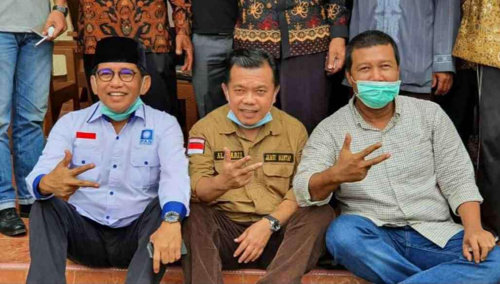 Romi Hariyanto (kanan), Al Haris dan H. Bakri 