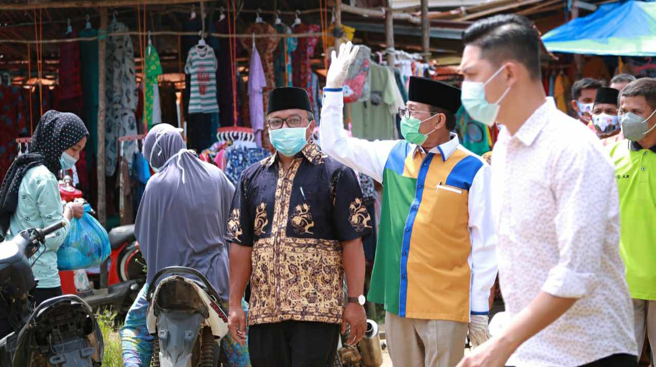 Fachrori saat kunjungi Pasar Pulau Batu
