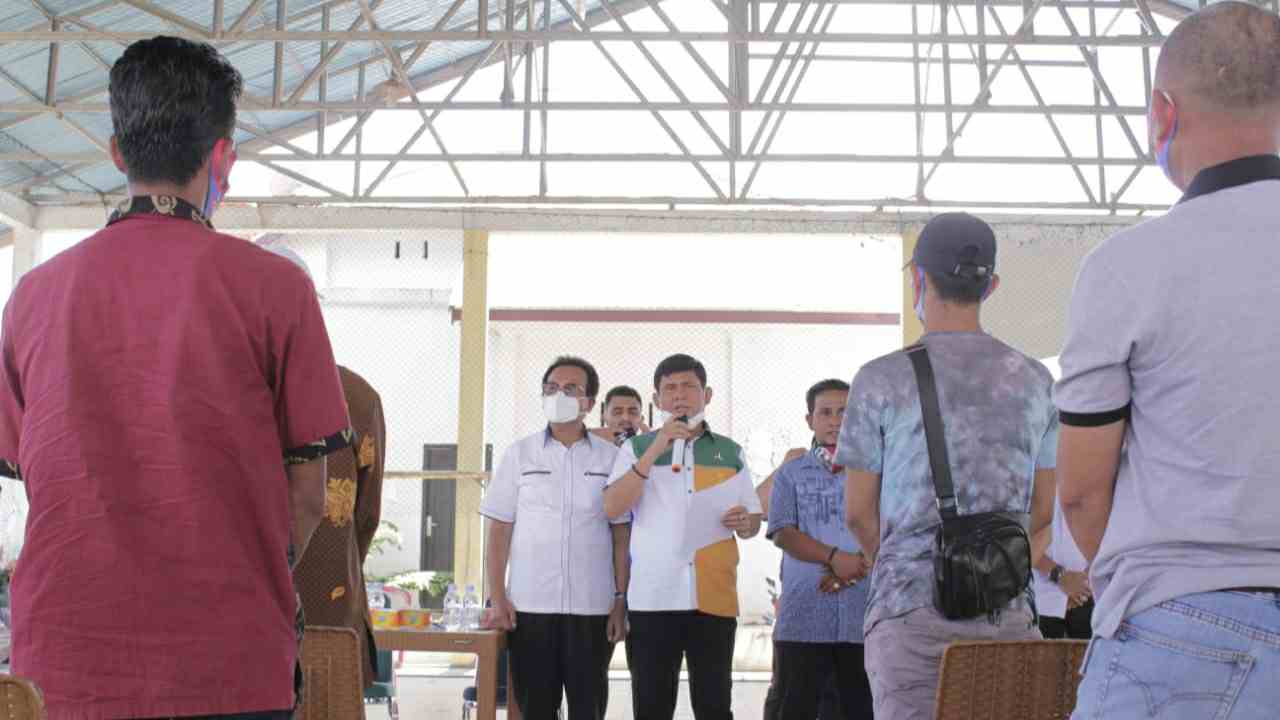 Syafril Nursal saat kukuhkan Tim Pemenangan Kecamatan Sarolangun 