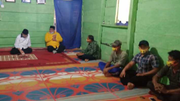 CE saat silaturahmi dengan warga Sialang