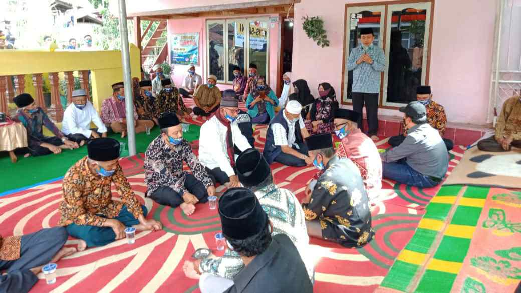 Al Haris saat silaturahmi dengan warga Tanah Kampung dan keluarga besar Syehk H Sekin