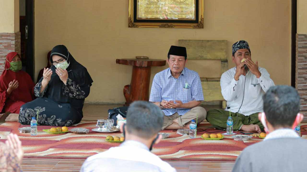 Fachrori saat silaturahmi dengan warga Singkut dan Pelawan