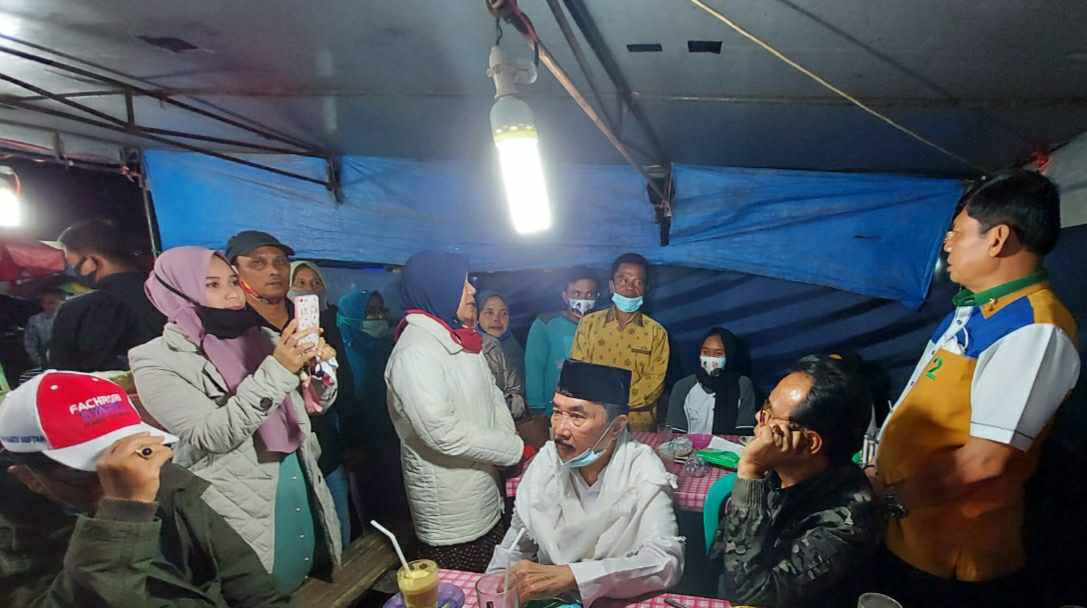 Emak-emak dan milenial Kayo Aro saat nyatakan dukungan ke Syafril Nursal 