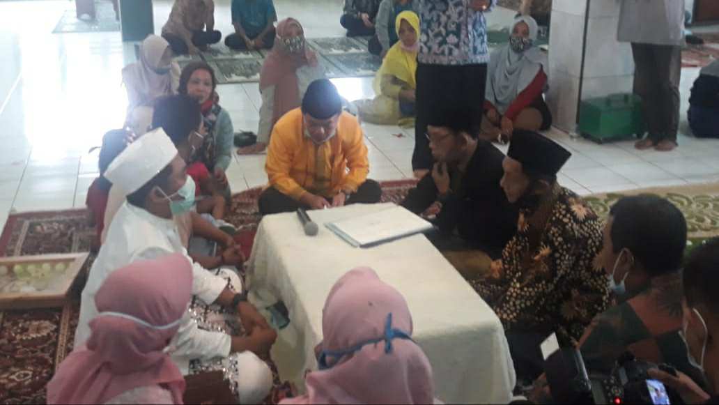 Al Haris saat jadi saksi nikah Ferdi Almunanda