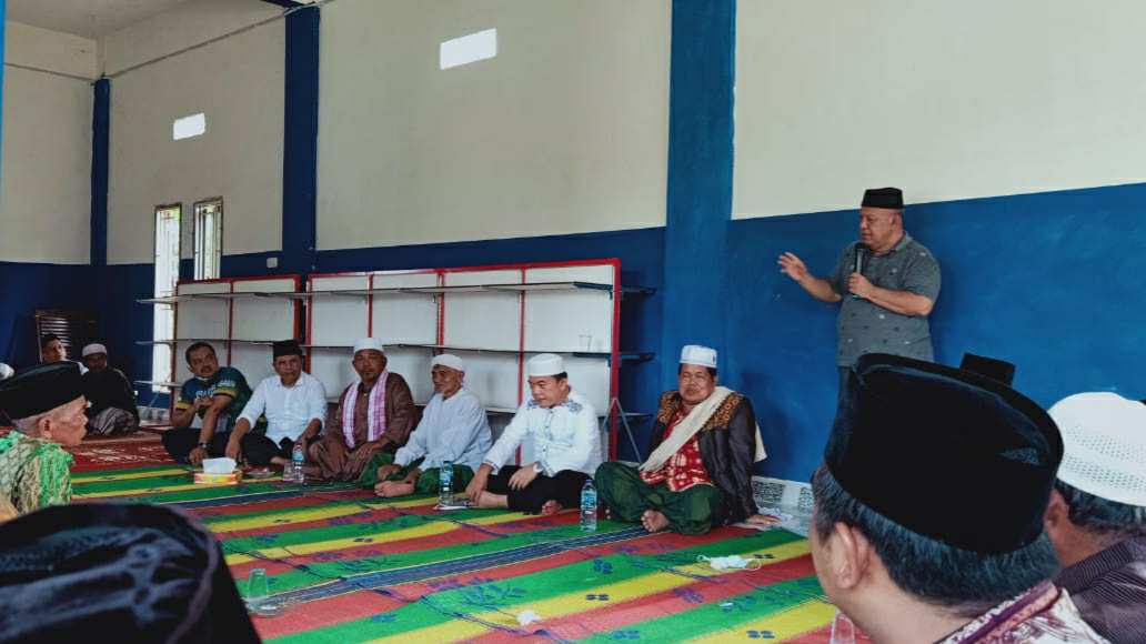 Al Haris bersama Madel dan anggota DPRD Sarolangun saat silaturahmi dengan warga Kecamatan Limun