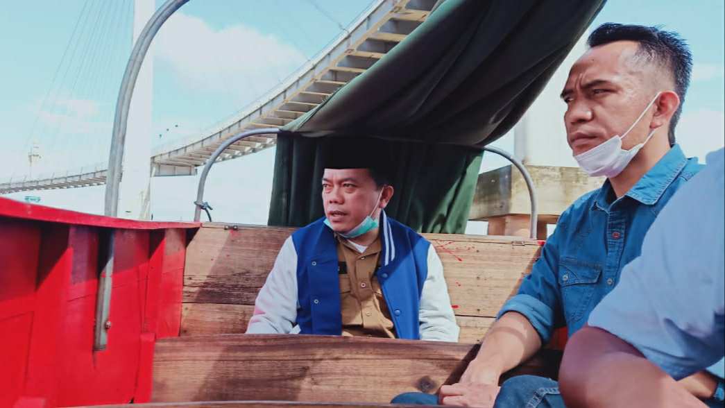 Al Haris saat telusuri dan lihat kondisi desa di bantaran Sungai Batanghari