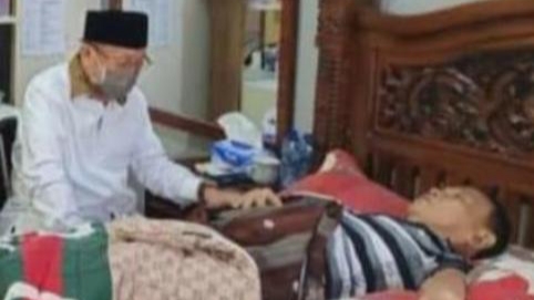 CE saat jenguk almarhum beberapa waktu lalu