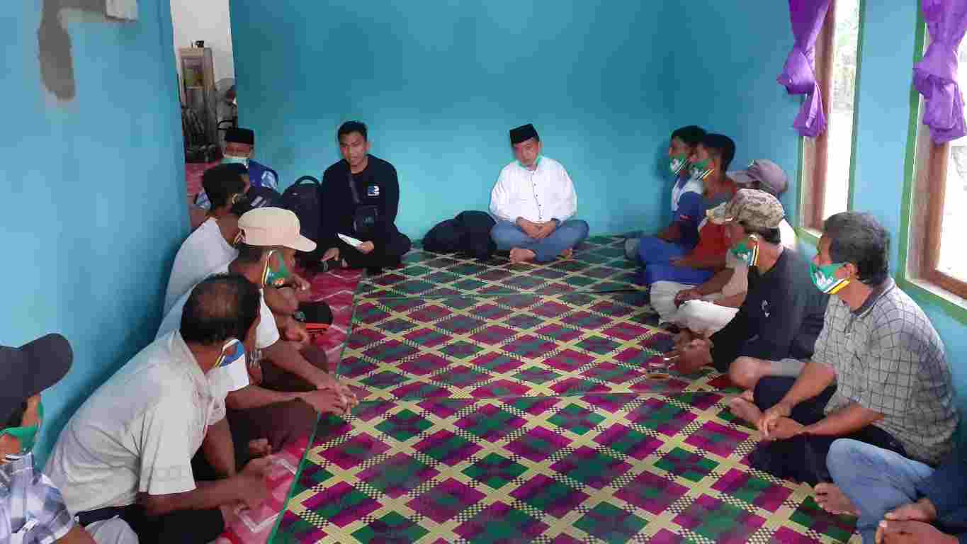 Al Haris saat silaturahmi dengan warga Desa Sungai Sayang 