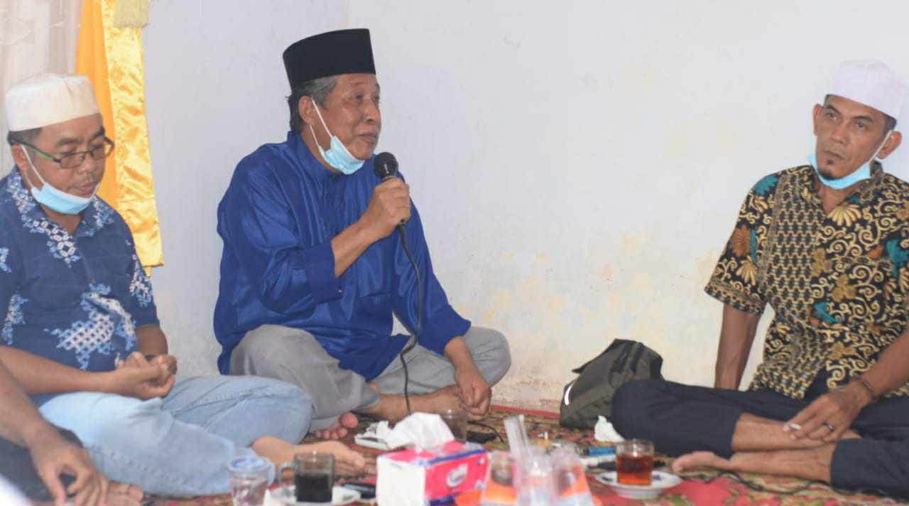 Yai Sani saat silaturahmi dengan warga Desa Sumber Agung, Muaro Jambi