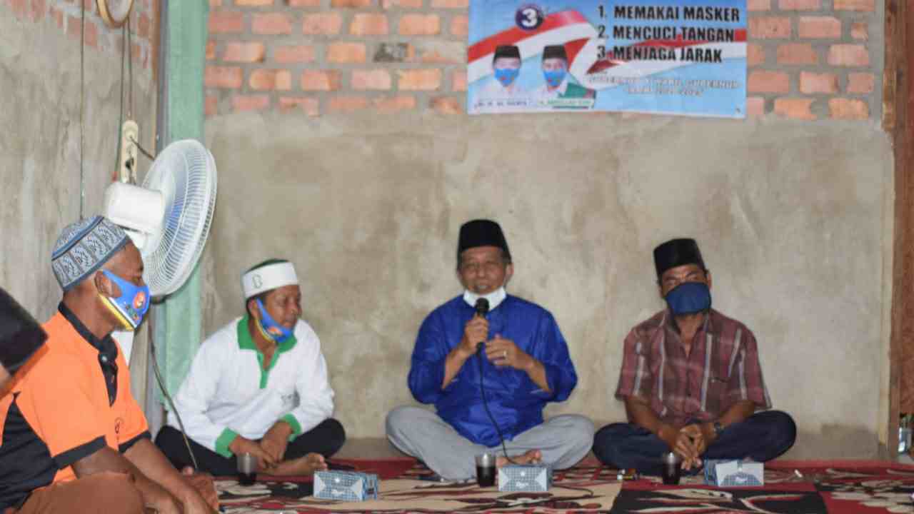 Yai Sani saat silaturahmi dengan warga Desa Gambut Jaya, Muaro Jambi