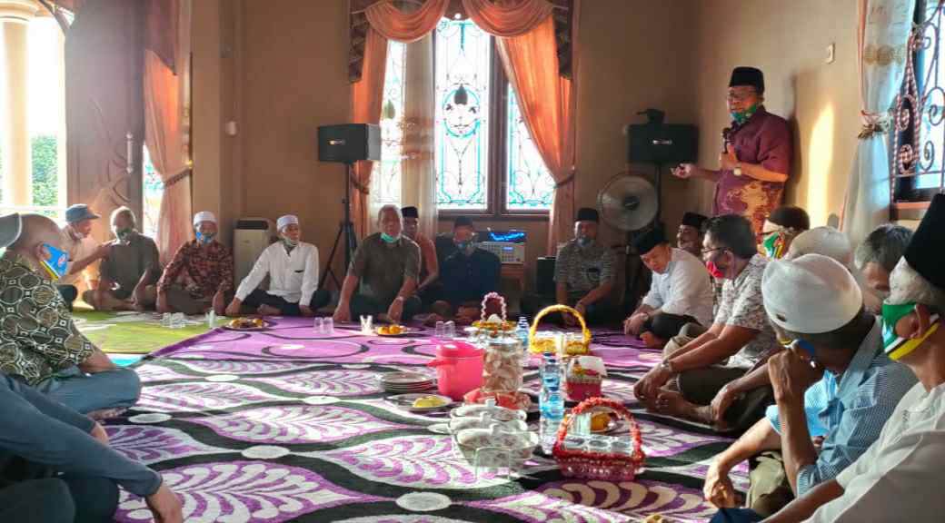 Al Haris saat silaturahmi dengan warga Karmen Sarolangun