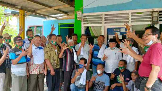 Warga Meranti Jaya saat nyatakan dukungan ke Al Haris