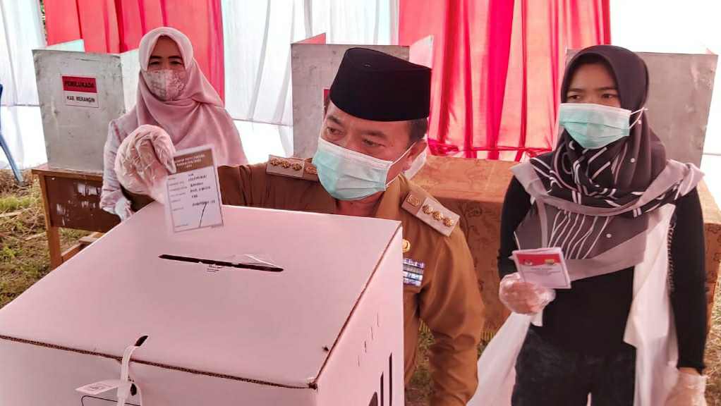 Al Haris saat pencoblosan