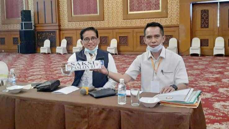 Saksi 03, Hasan Mabruri (kanan) dan H. Bakri