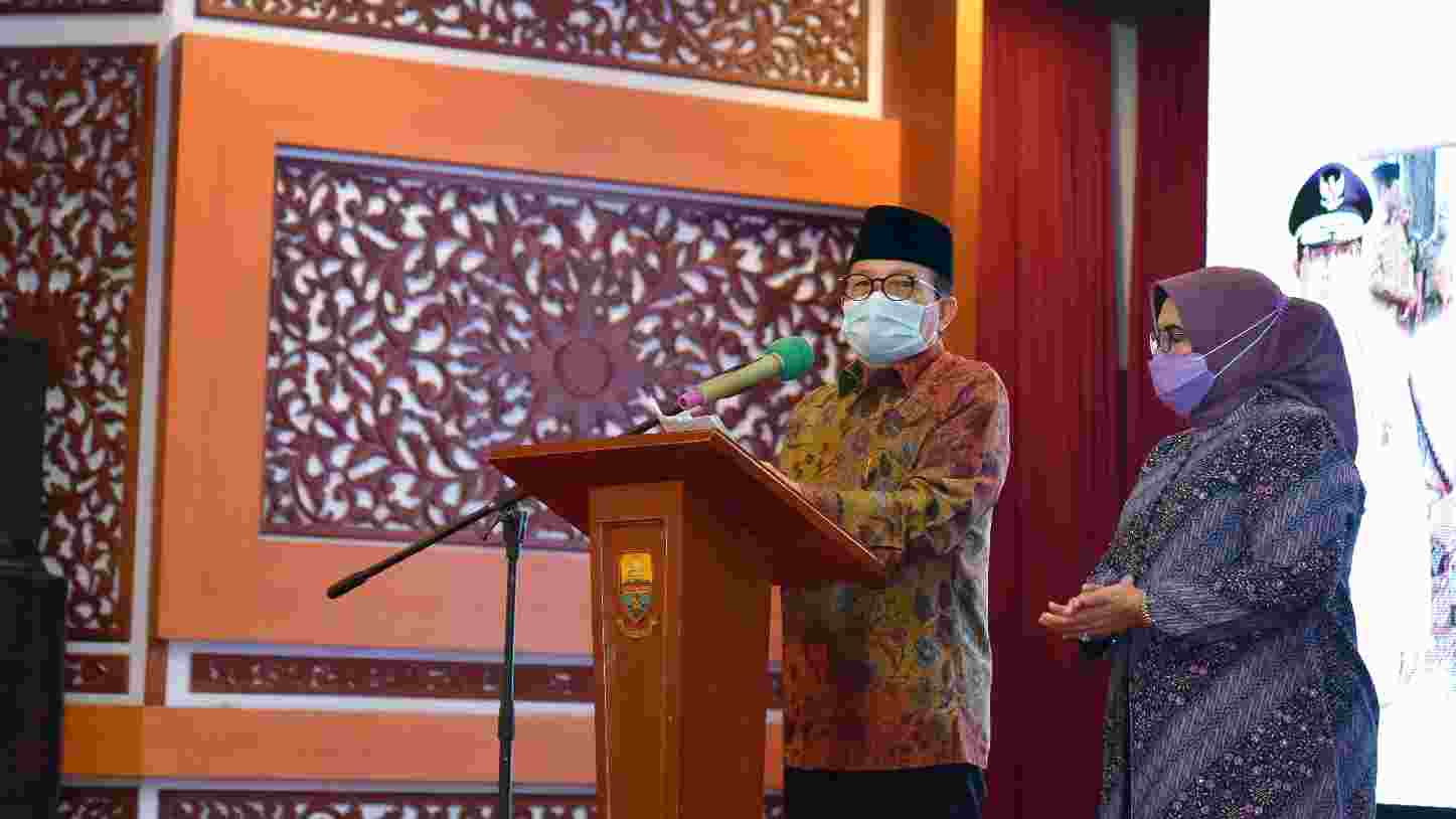 Fachrori Umar dan Rahima Fachrori 