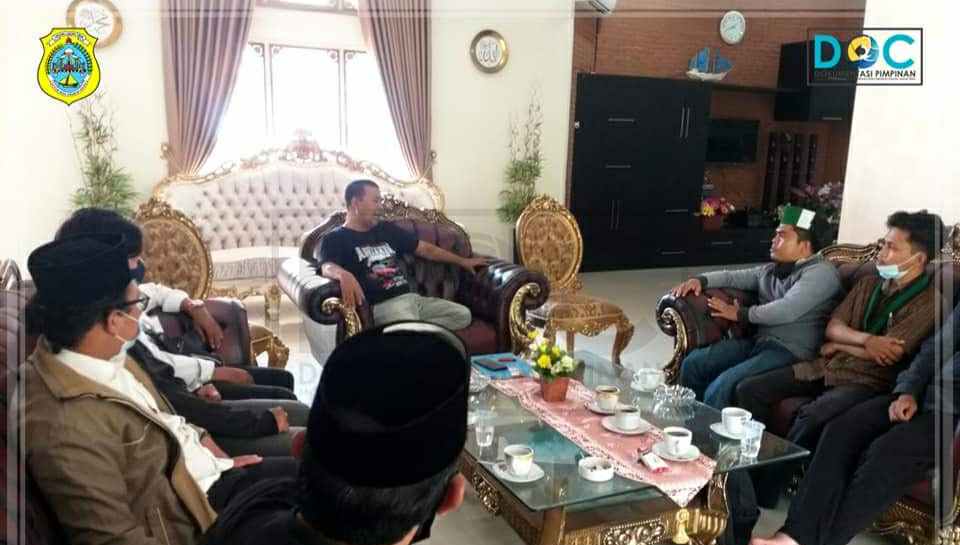 HMI Tanjab Timur saat silaturahmi dengan Bupati Romi