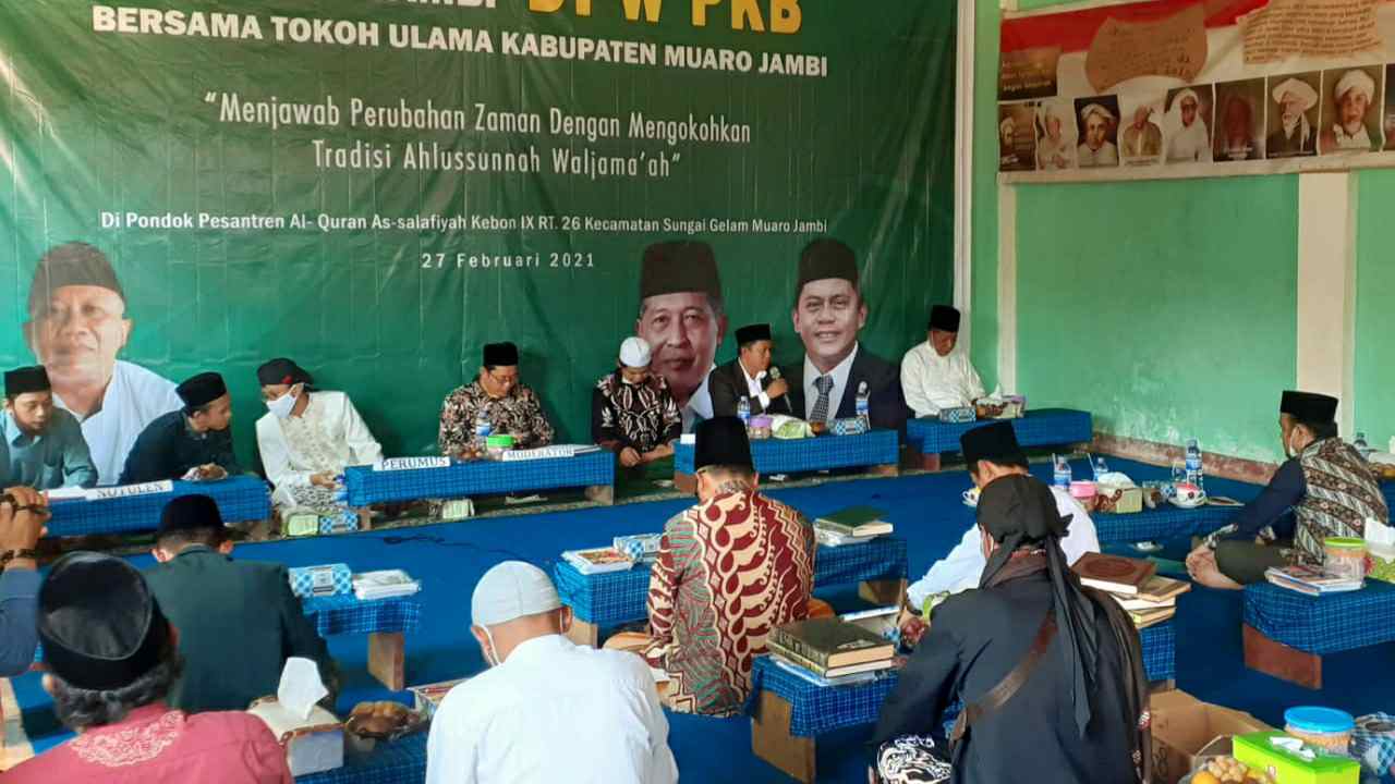 Dewan Syuro PKB Jambi saat gelar Bahtsul Masail 