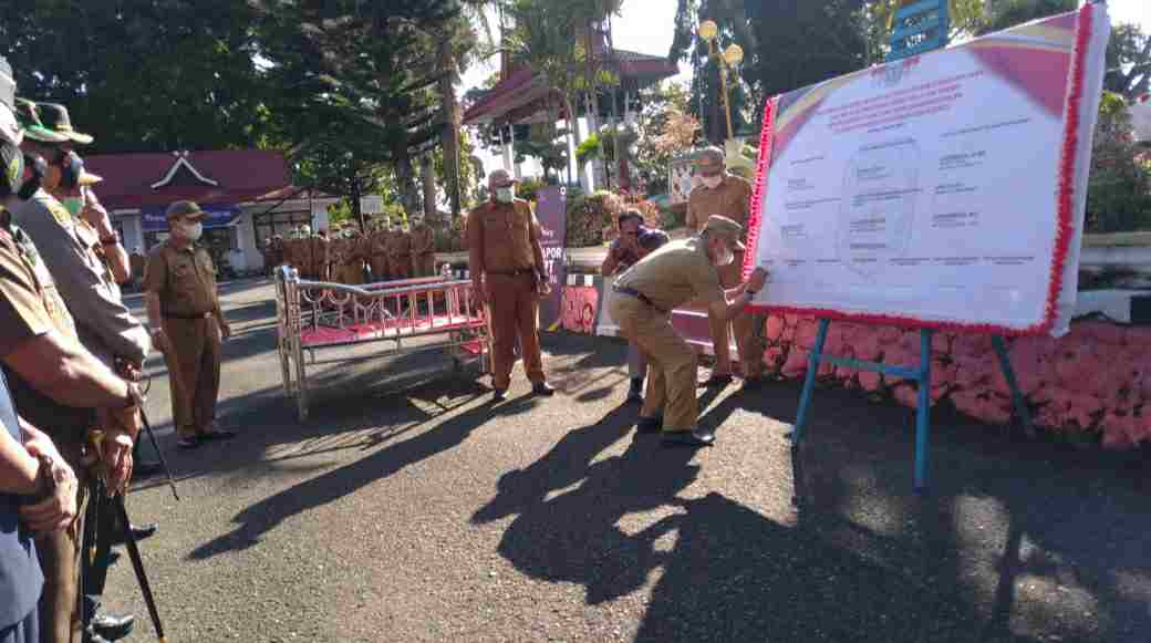 Adirozal saat tandatangani zona integritas WBK 