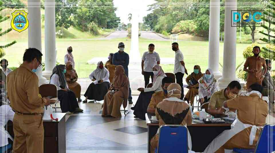 Sekda Sapril saat pantau rapid test ASN dan PHTT Tanjab Timur