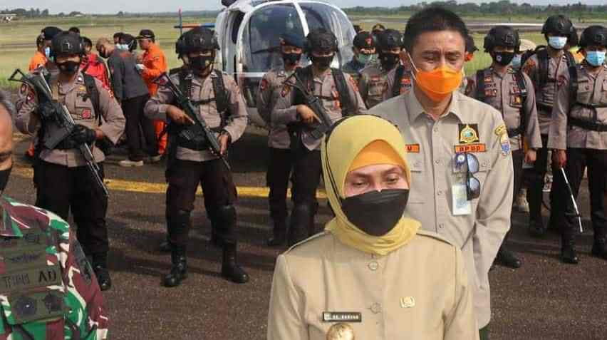 Pj Gubernur Jambi saat tinjau pelatihan Penanganan Karhutla