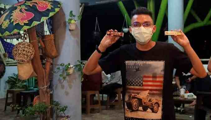 Jeff Sitepu dan produk cokelat biji kopi jambi