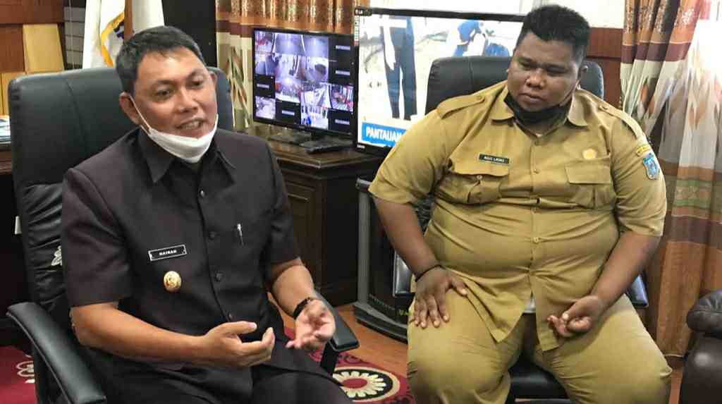 Wabup Hairan (kiri) dan Agus Sumantri