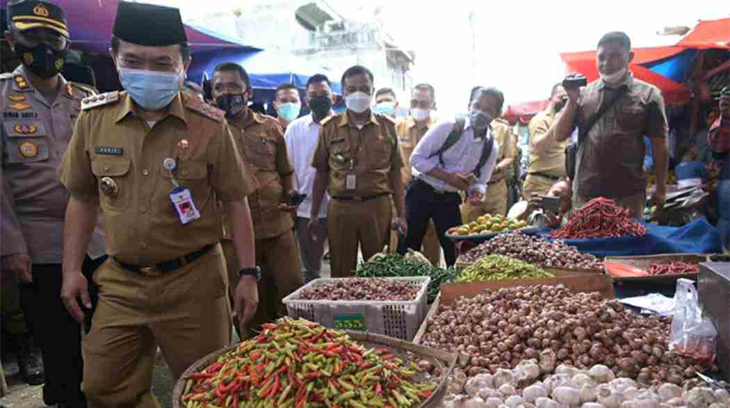 Al Haris saat sidak di pasar