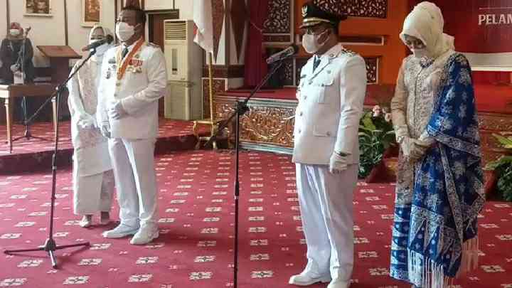 Romi Hariyanto (kiri) dan Robby Nahliansyah 