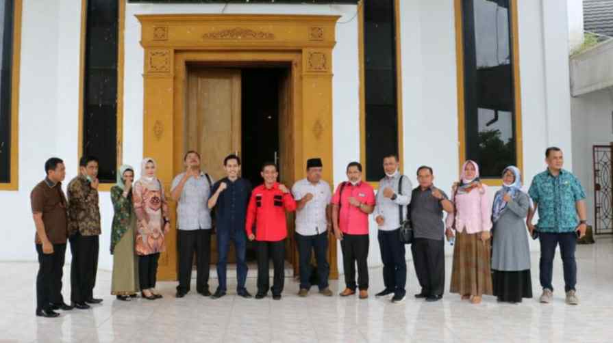 Anggota DPRD Muaro Jambi berfoto bersama dengan DPRD Tanjab Barat