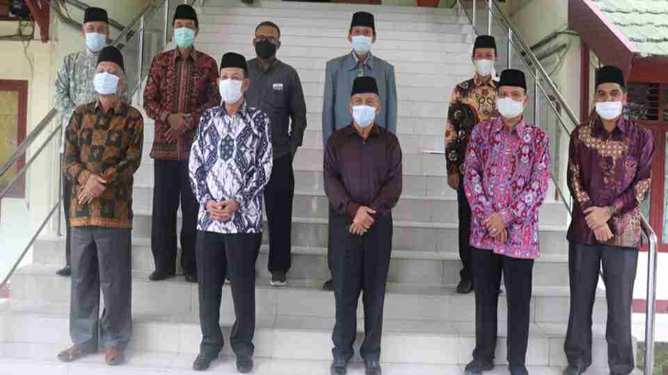 Foto bersama usai rapat kesepakatan bersama terkait pelaksanaan Ibadah Salat Idulfitri 1442 H/2021 M