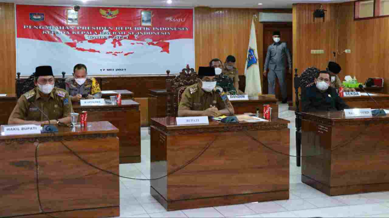 Anwar Sadat dan Hairan saat ikuti rakor kepala daerah seluruh Indonesia