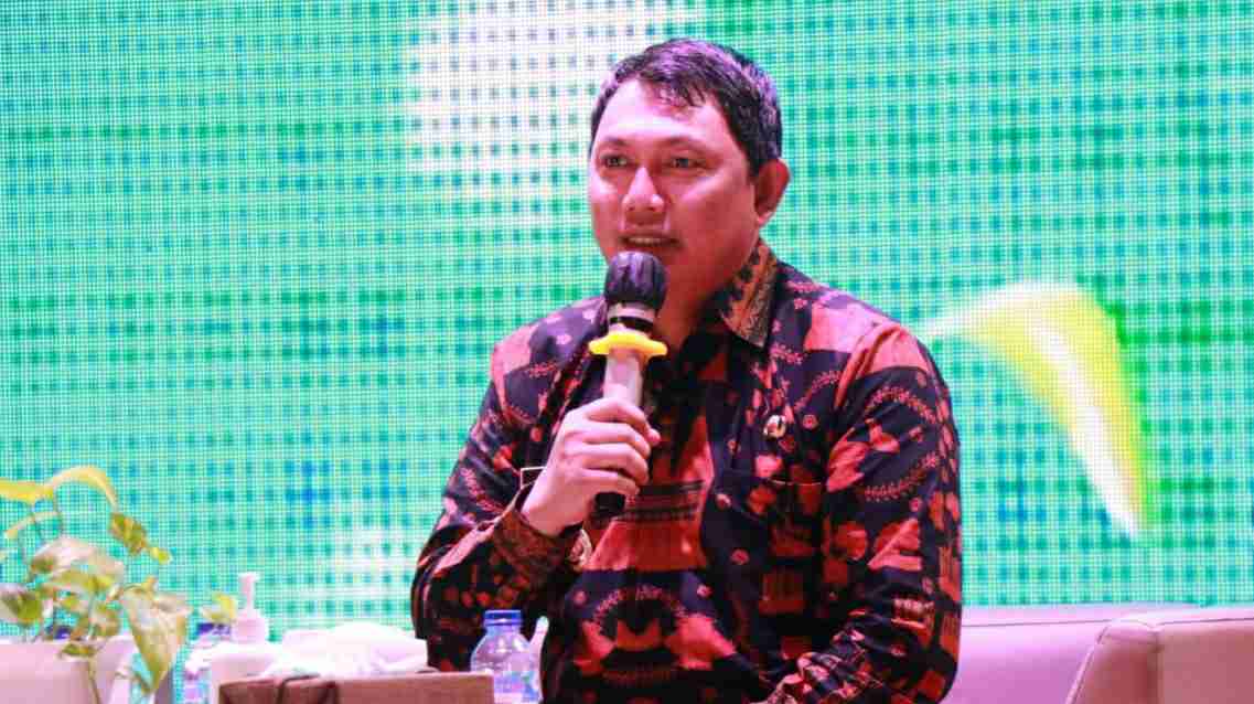Wabup Hairan saat jadi Jadi narasumber dialog nasional literasi kelapa