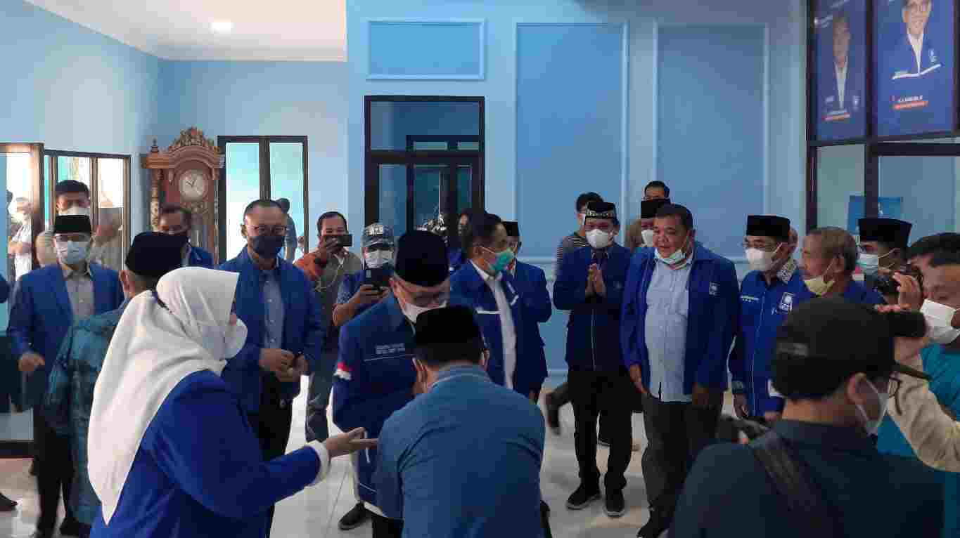 Zulhas saat menyapa Al Haris