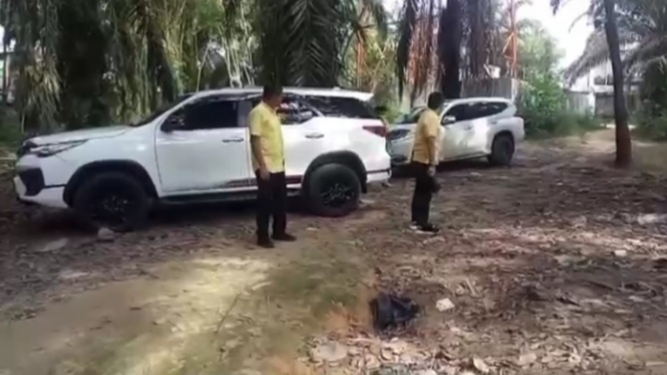 Pembagian sembako di wilayah Jaluko