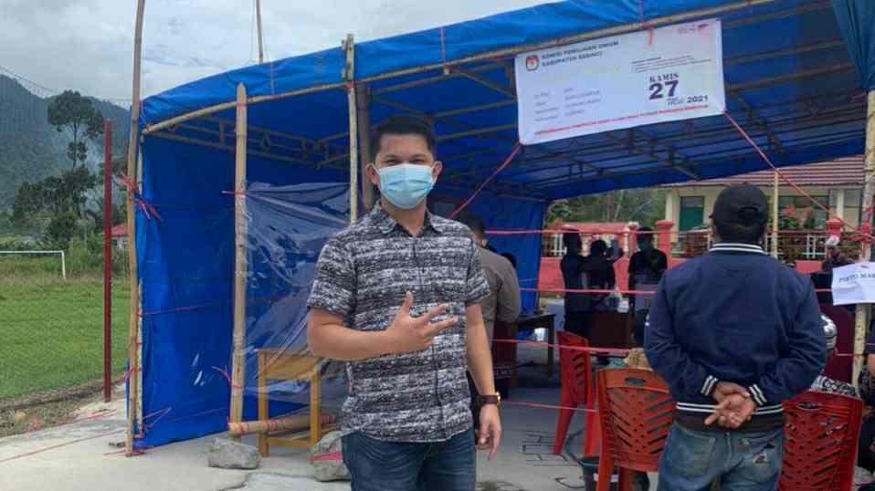 Juwanda saat memantau TPS di Kerinci