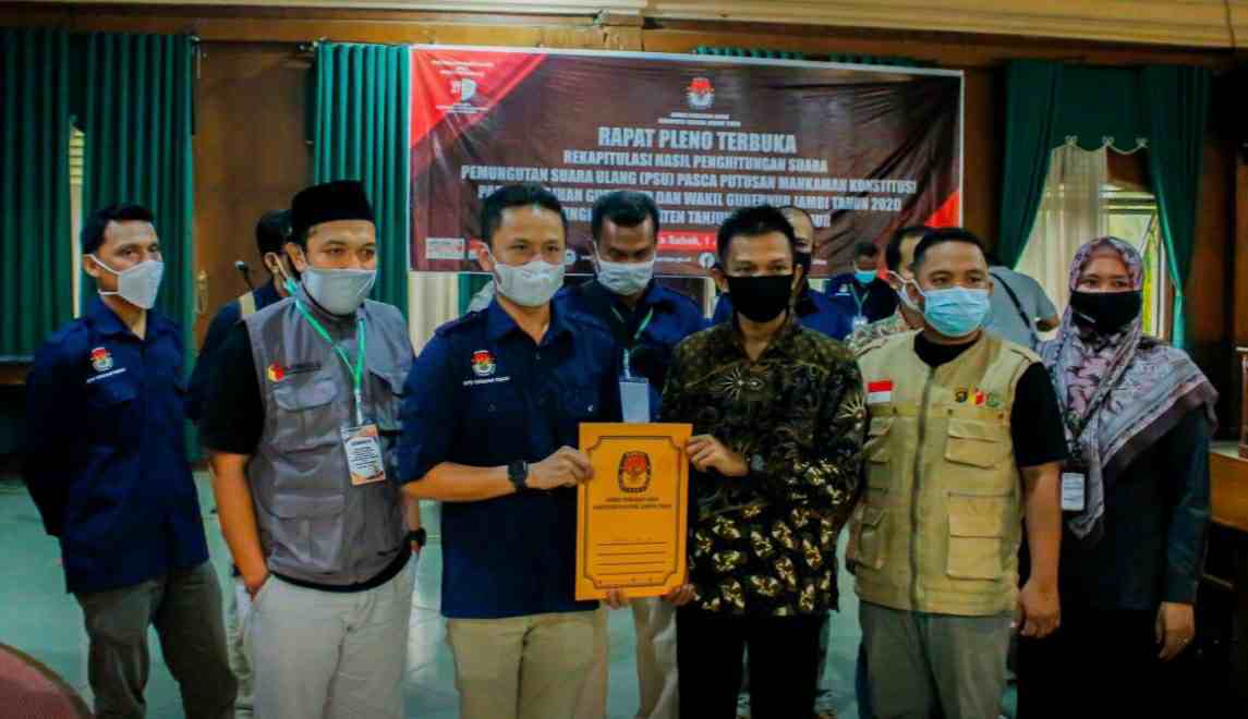 Rapat pleno rekapitulasi PSU Pilgub Jambi di Tanjab Timur