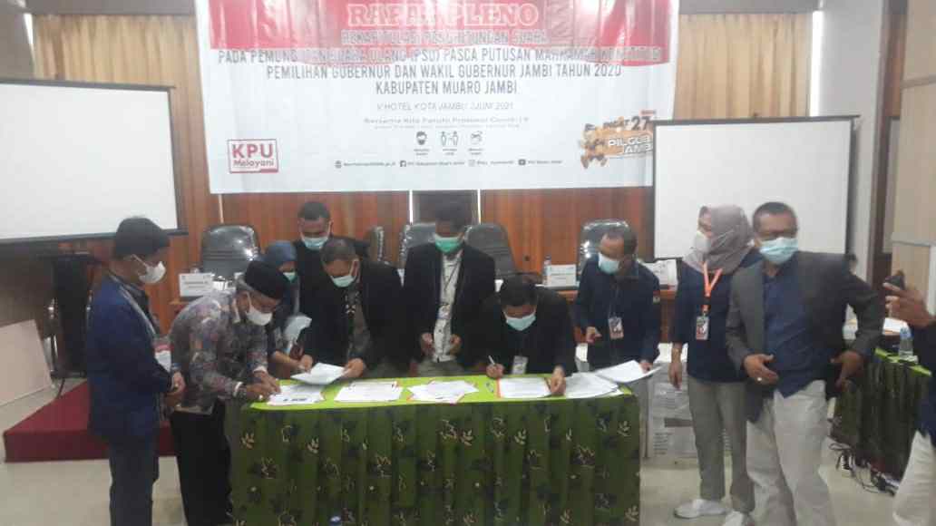 Rapat pleno rekapitulasi PSU Pilgub Jambi Kabupaten Muaro Jambi