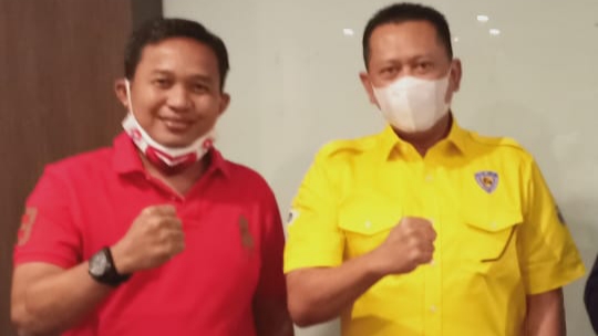 Asari Syafii (kiri) dan Bambang Sosatyo
