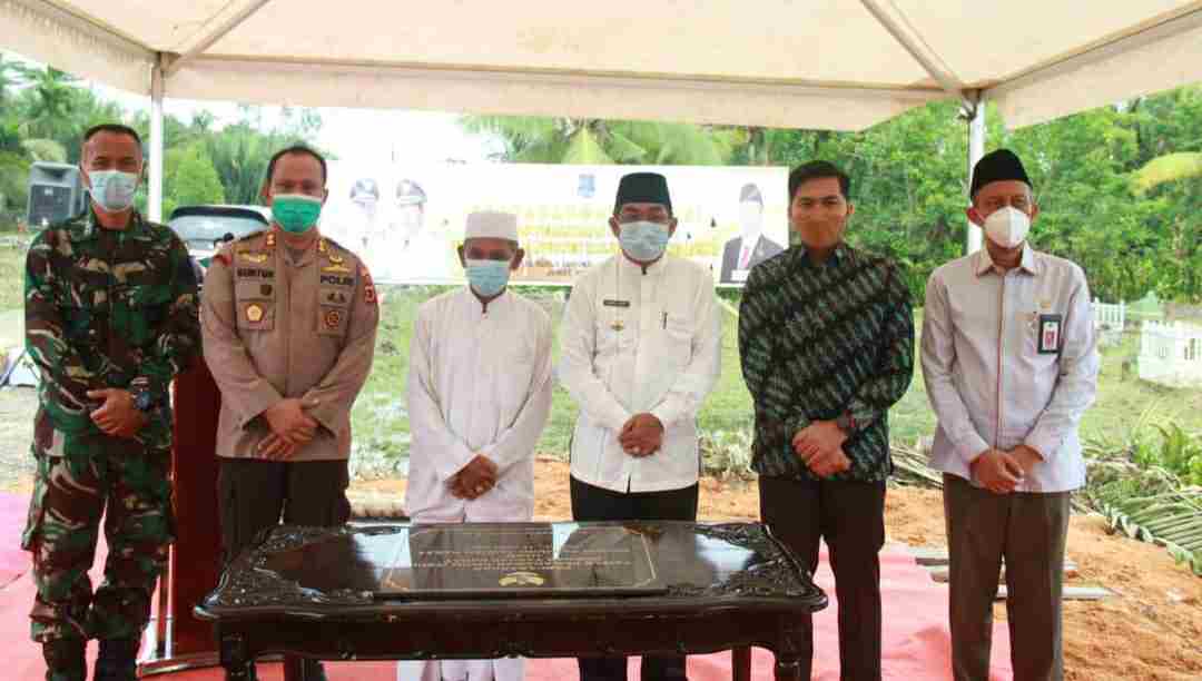 Pencanangan TPU Pemkab Tanjab Barat di Jalan Lintas Kuala Tungkal-Desa Teluk Sialang