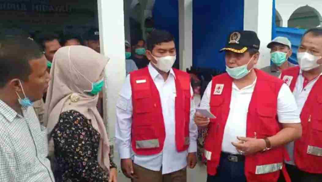 PMI Provinsi Jambi saat salurkan bantuan korban kebakar di Mendahara Tengah 