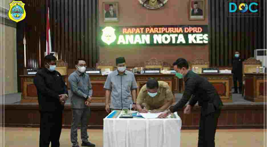 Romi saat hadiri rapat paripurna di DPRD Tanjab Timur 