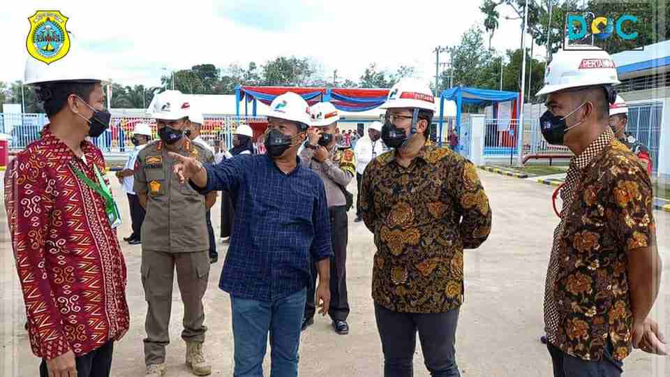 Romi Hariyanto saat meresmikan SPPBE Sungai Toman