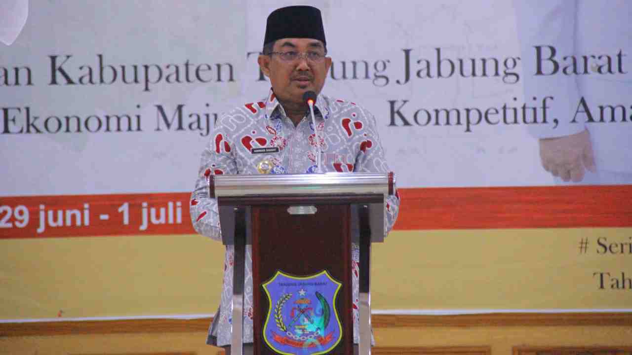 Bupati Tanjab Barat, Anwar Sadat