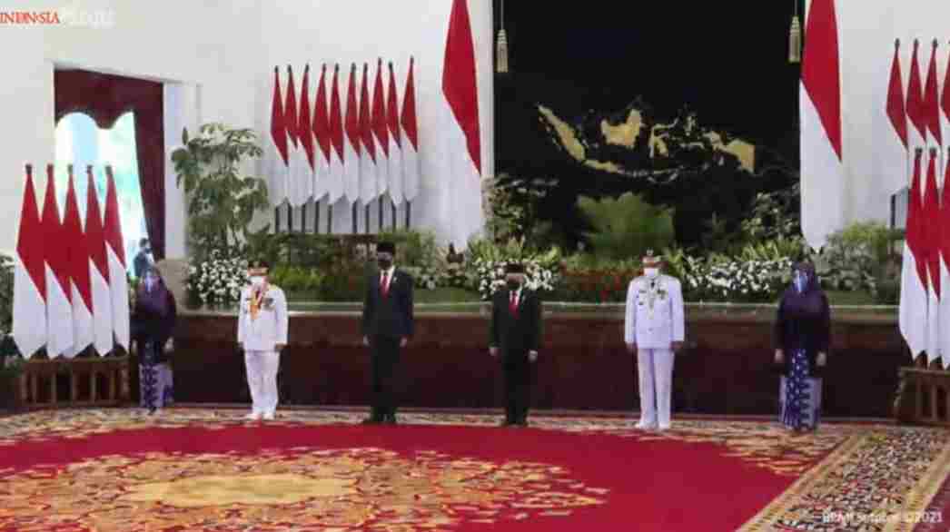 Momen foto bersama Presiden Jokowi, Wapres Ma'ruf Amin, Al Haris dan Abdullah Sani 