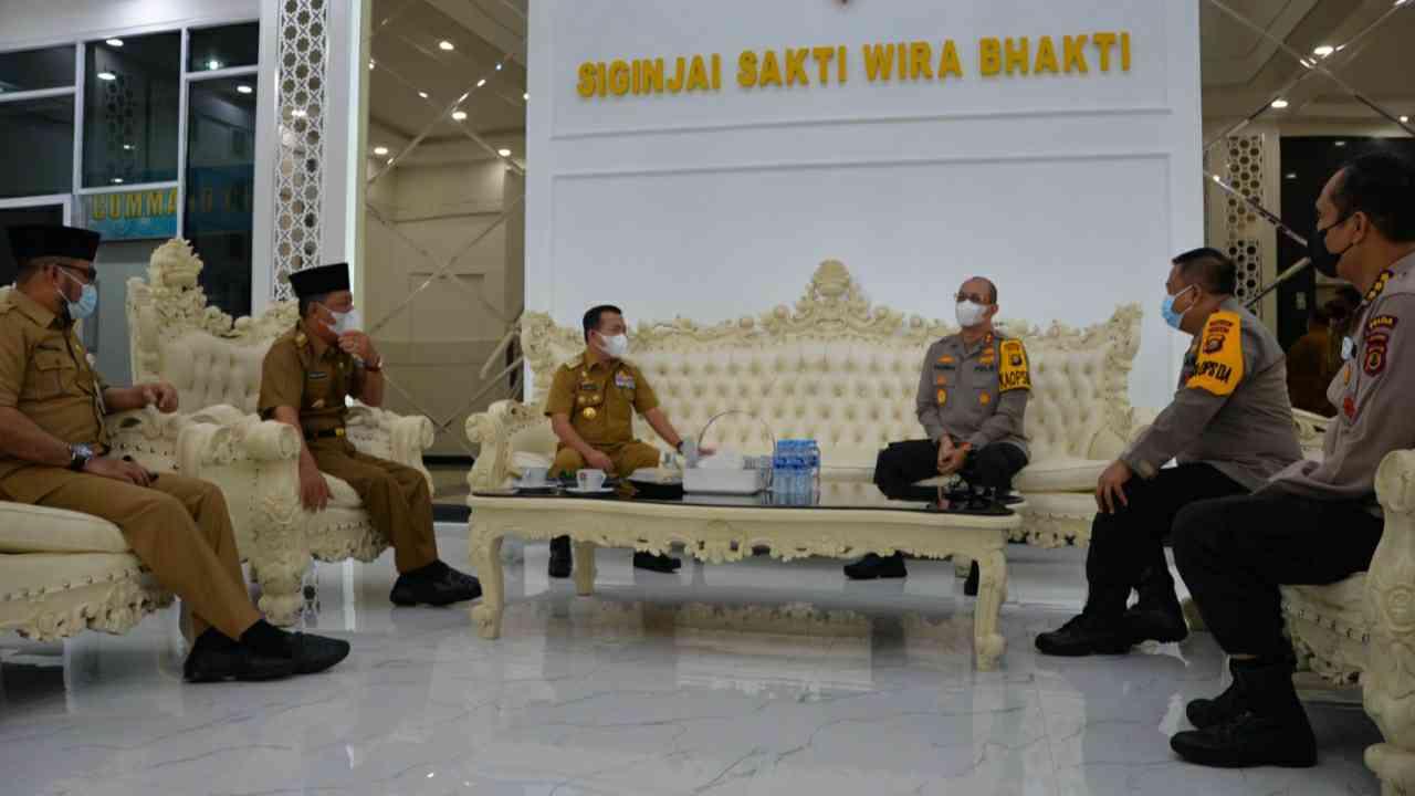 Al Haris dan Abdullah Sani saat bersilaturahmi ke Polda Jambi