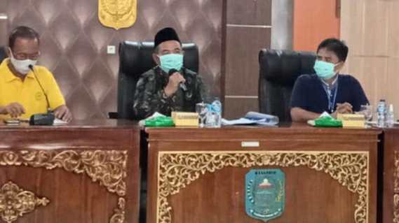 Mashuri saat pimpin rapat bersama Camat di Merangin menyikapi kasus Covid-19 