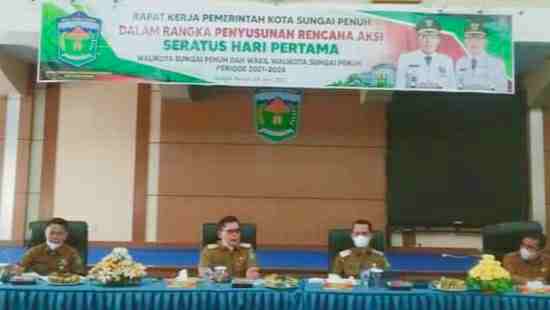 Wako dan Wawako Sungai Penuh saat pertemuan dengan kepala SKPD