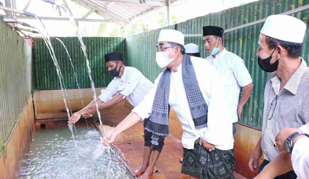 Anwar Sadat saat safari Jumat di Masjid Baiturrahman Pematang Buluh 