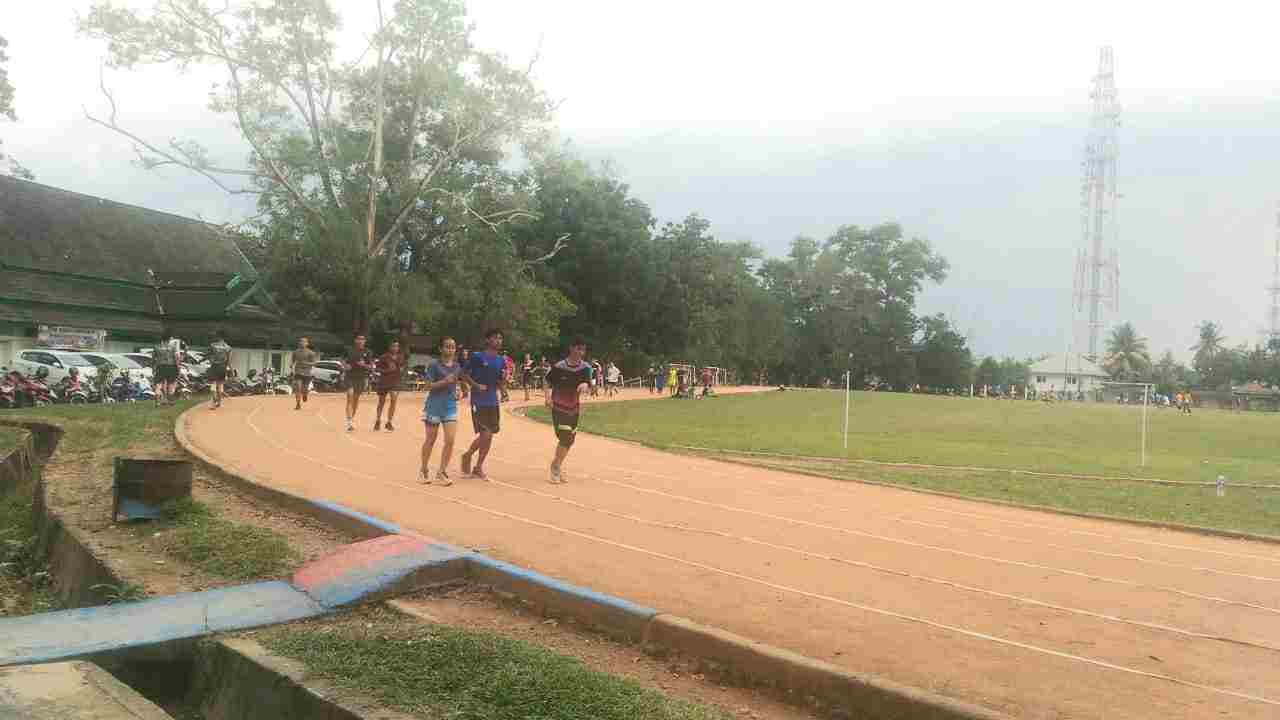 Suasana latihan atlet atletik Jambi di Stadion Mini Kota Jambi